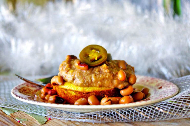 Salsa Verde Refried Black Eyed Peas