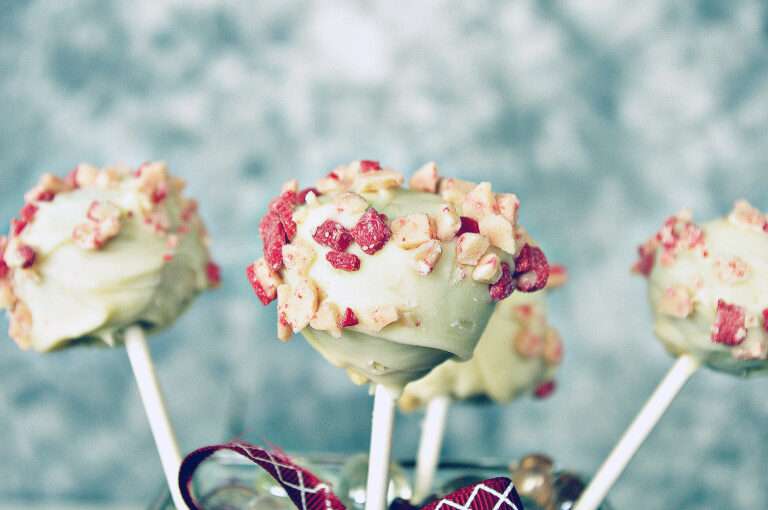 White Chocolate Cake Pops