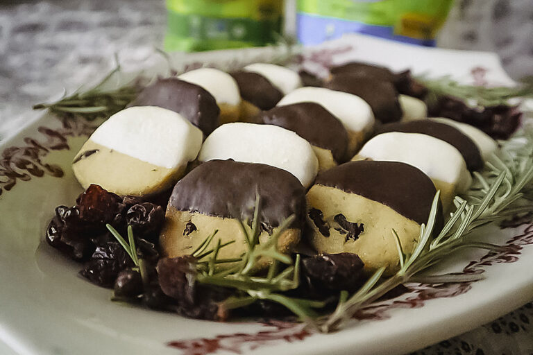 Rosemary Shortbread Cookies with Cranberries