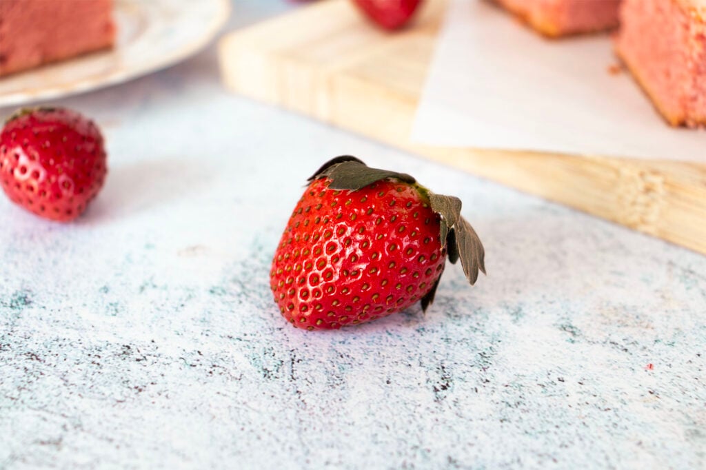 Strawberry Blondies with White Chocolate Strawberry Ganache Strawberry Blondies with White Chocolate Strawberry Ganache